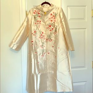 Evening coat/duster.